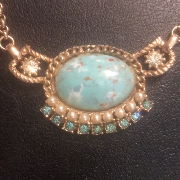VINTAGE TURQUOISE & PEARLS WITH CRYSTAL ACCENTS - Picture 2 of 6